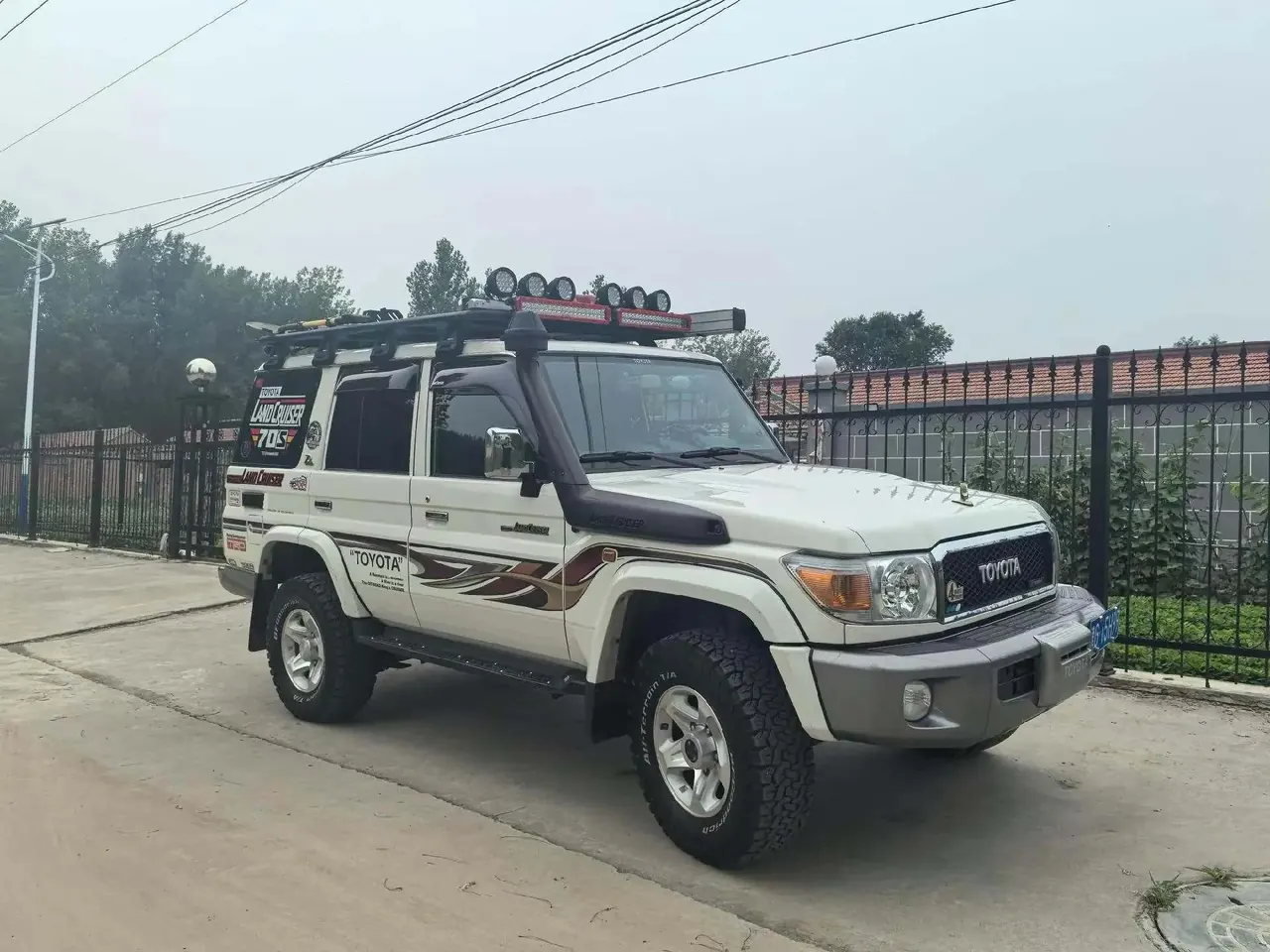 Land Cruiser (Imported) 2015, 4.0L V6, Middle East Low-Option Version 2