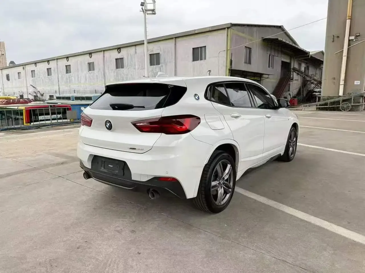 BMW 2023 X2 sDrive25i 2.0T M Off-Road Package Automatic 3