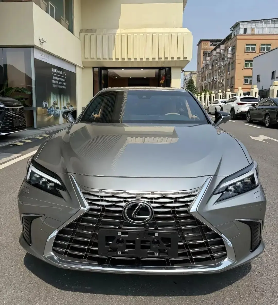 Lexus ES (Imported) 2025 ES200 2.0 CVT Prestige Edition Automatic 2