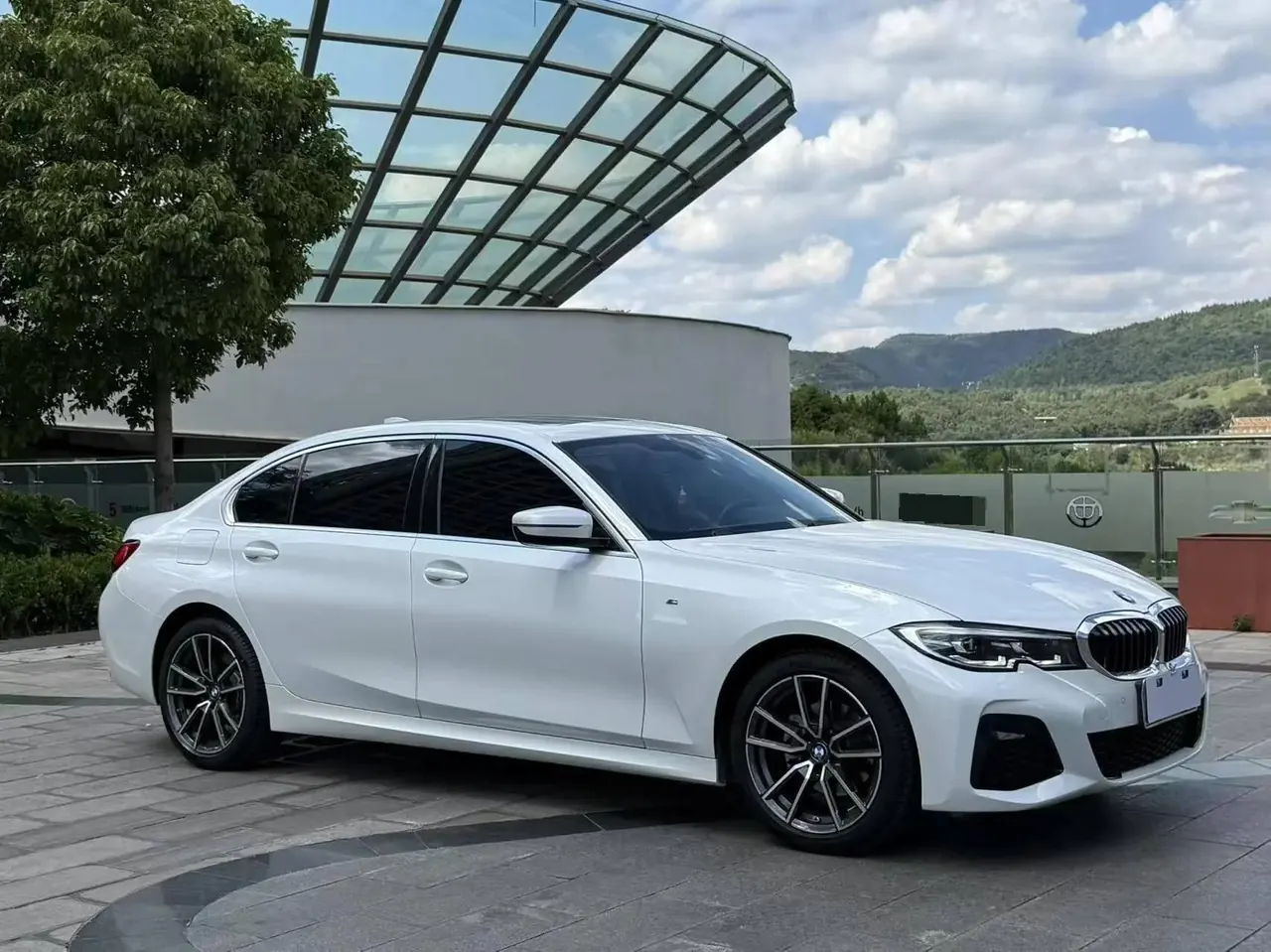 BMW 3 Series 2022 320Li M Sports Suit 2