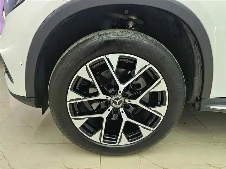 Mercedes Benz GLC 2023 GLC 260 L 4MATIC Dynamic 7-seat 9