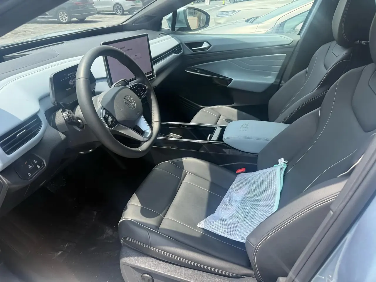Volkswagen 2025 ID. 4 x Smart Model, Pure Intelligence Edition, Automatic Transmission 2