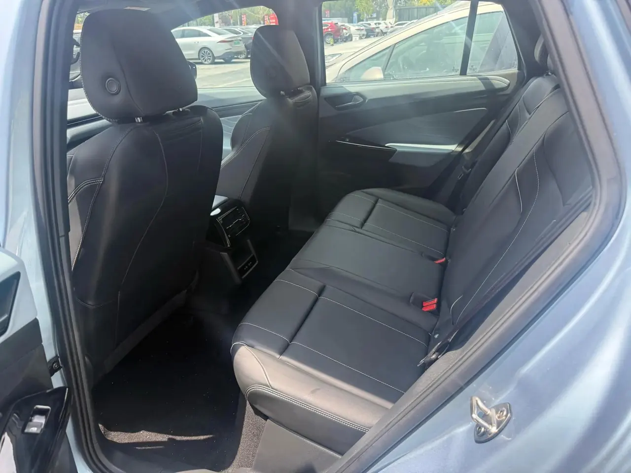 Volkswagen 2025 ID. 4 x Smart Model, Pure Intelligence Edition, Automatic Transmission 3