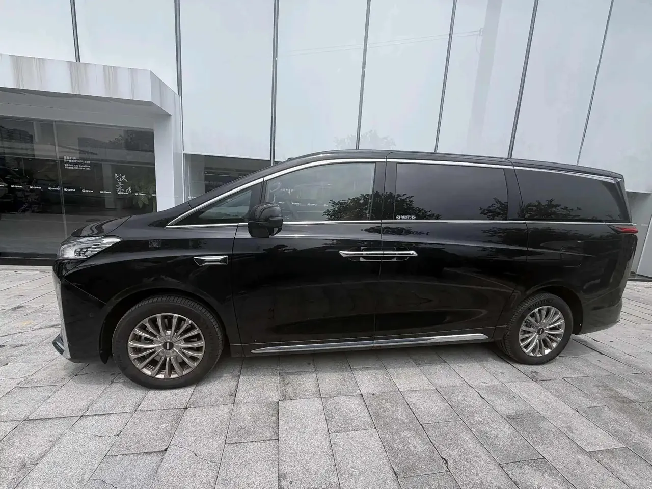 WEY 2025 high mountain 8 Hi4 1.5T four-wheel drive version automatic gear 4