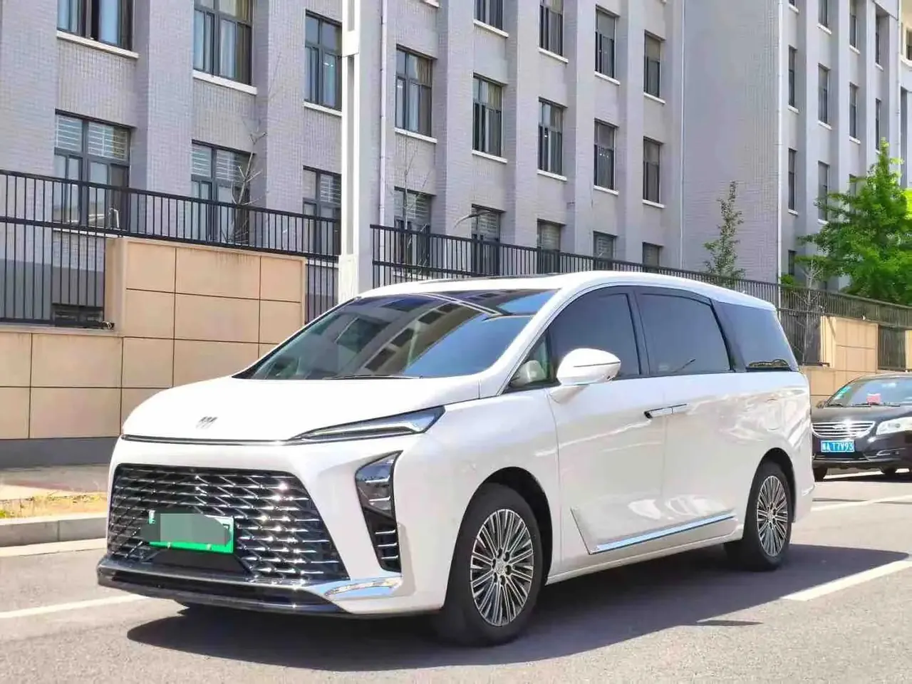 Buick GL8 New Energy 2024 Lu Zun Luxury Edition 7 - View 1
