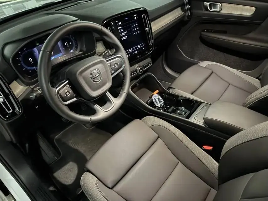 Volvo XC40 2023 B3 Zhiyuan Deluxe Edition 3