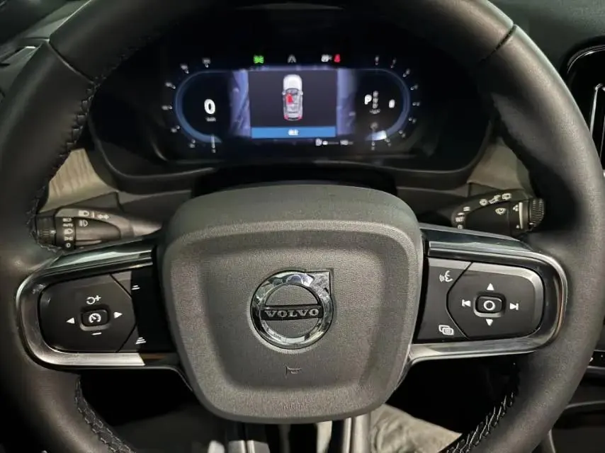 Volvo XC40 2023 B3 Zhiyuan Deluxe Edition 4