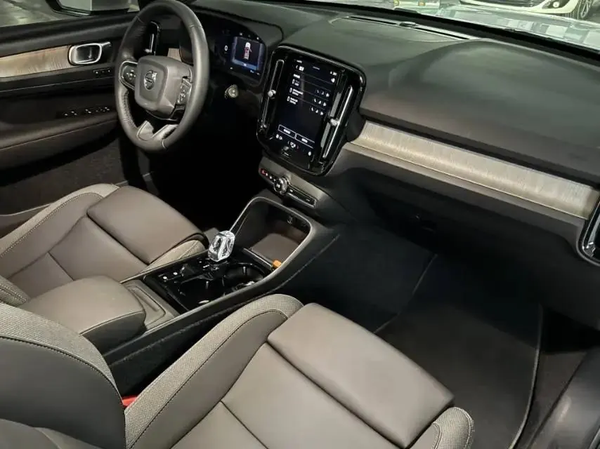 Volvo XC40 2023 B3 Zhiyuan Deluxe Edition 8