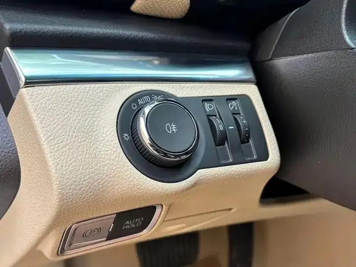 Buick GL8 2023 Land Business Class 652T Luxury Model 13