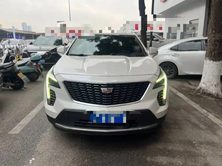 Cadillac XT4 2021 28T Two-Wheel Drive Premium Model 2