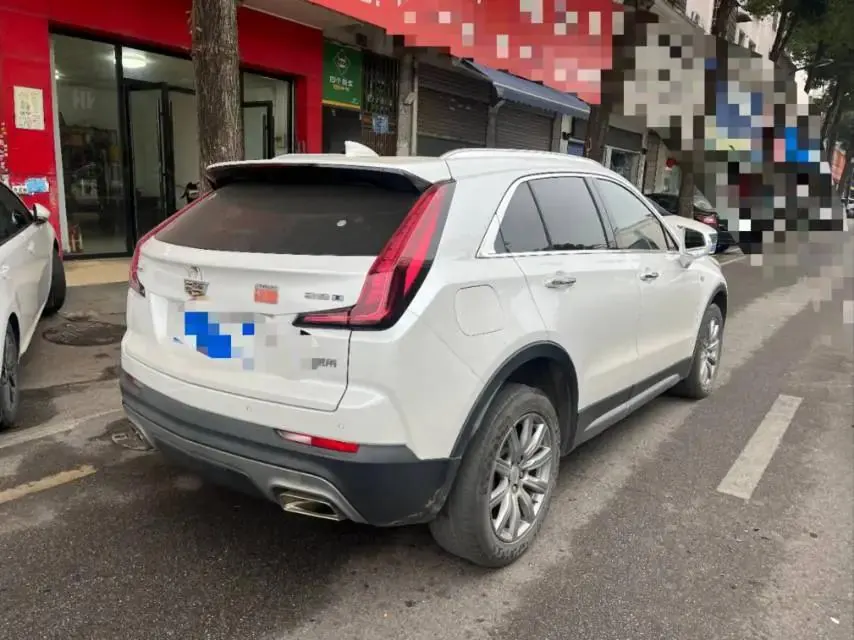 Cadillac XT4 2021 28T Two-Wheel Drive Premium Model 4