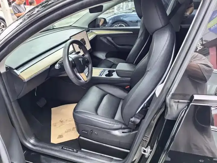 2022 Model Y Refreshed Rear-Wheel-Drive Version 4