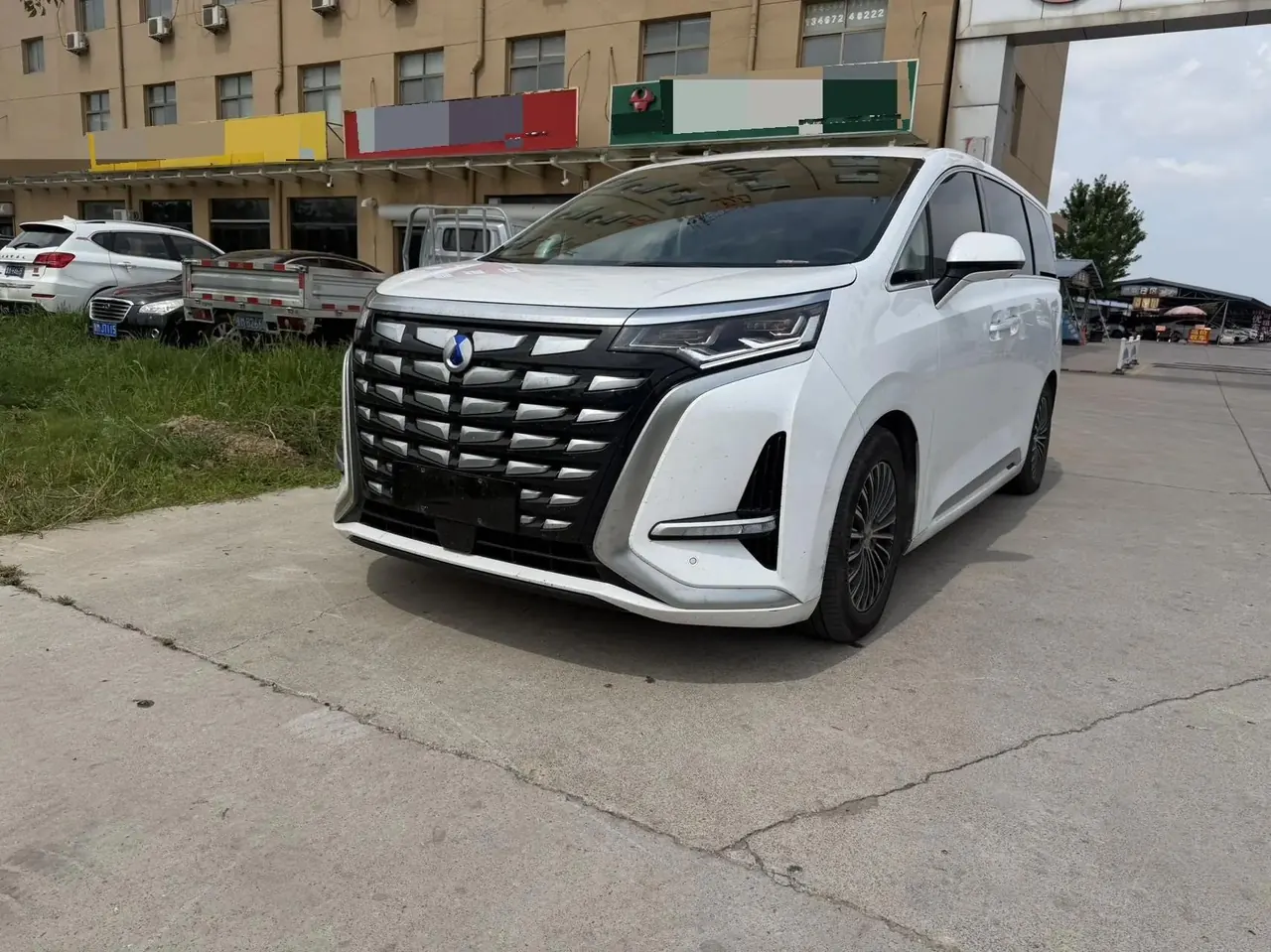 Denza D9 2024 DM-i 1050 Premium 4