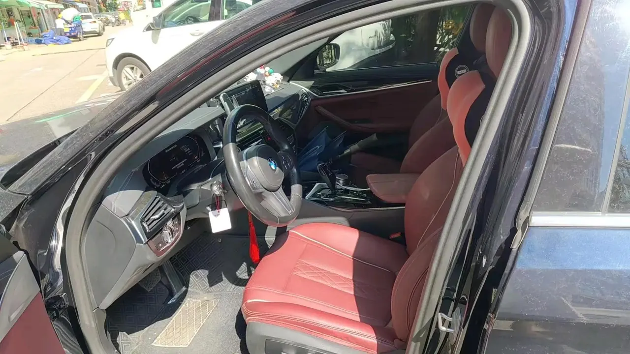 BMW 5 Series 2022 Change 2 525Li M Sports Suit 4