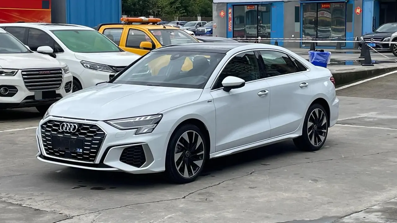 Audi A3 2022 model A3L Limousine 35 TFSI Sporty Style - View 1