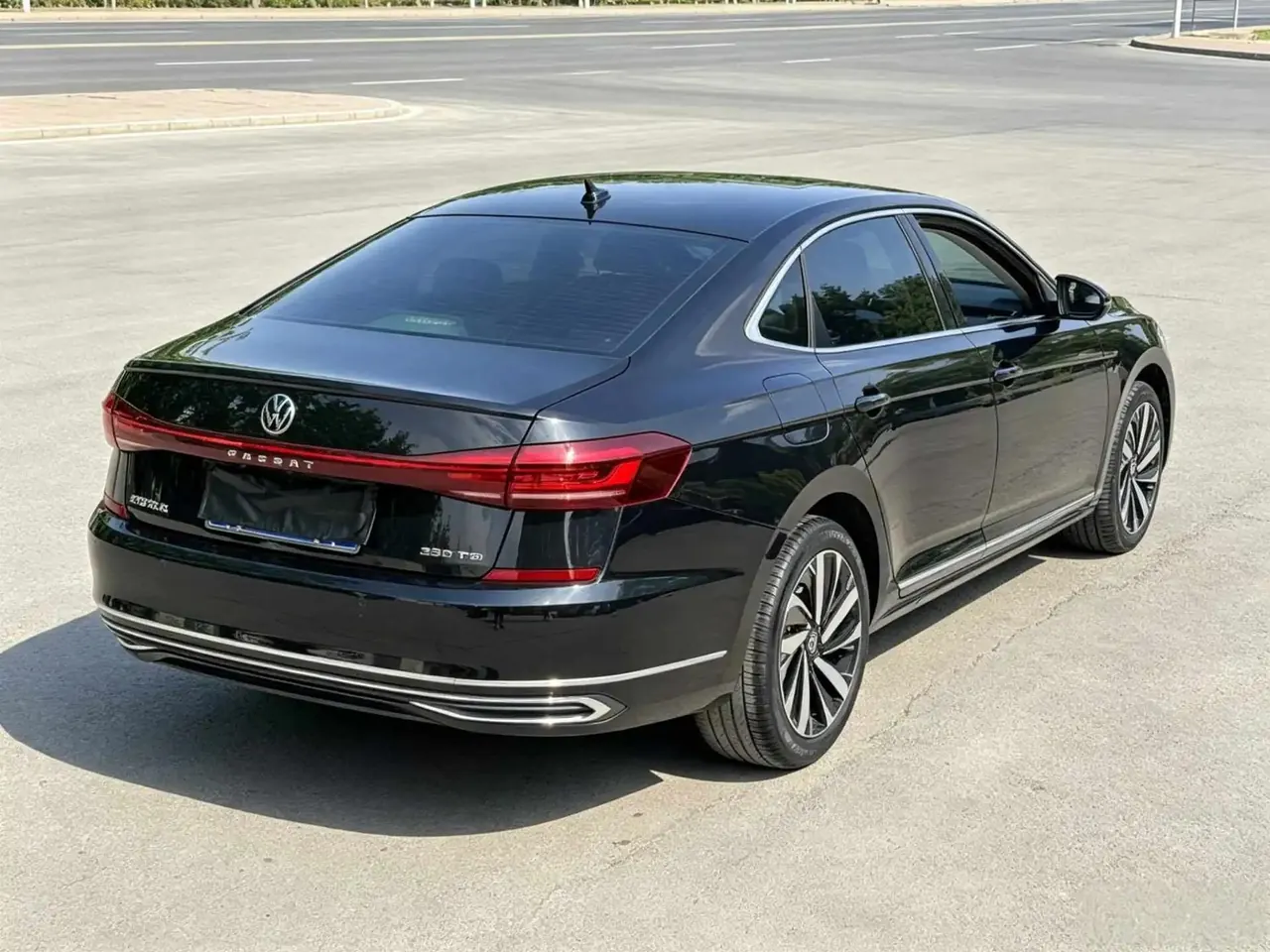 Volkswagen 2024 Passat 2.0TSI 330TSI Elite Edition Automatic 5