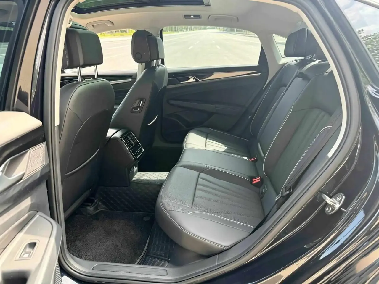 Volkswagen 2024 Passat 2.0TSI 330TSI Elite Edition Automatic 6