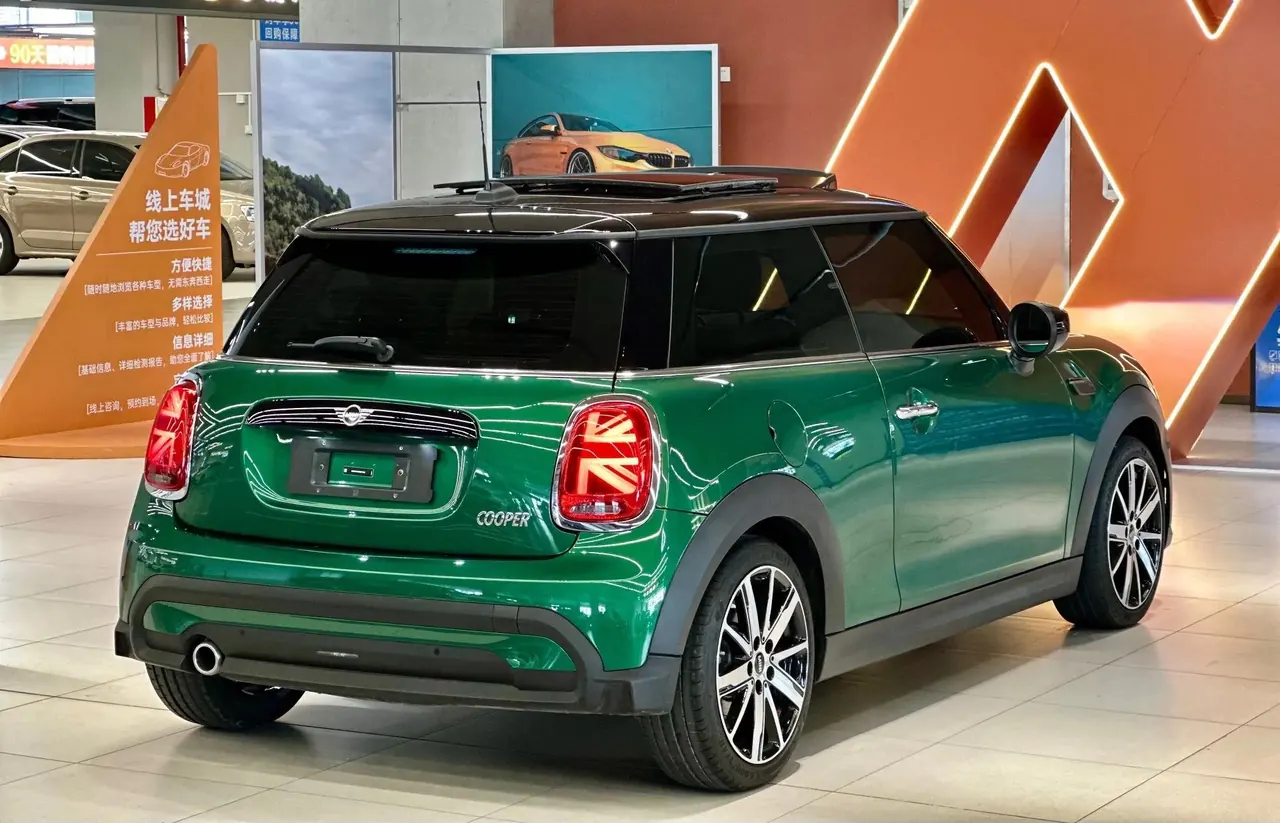 MINI 2023 1.5T COOPER ARTIST 10
