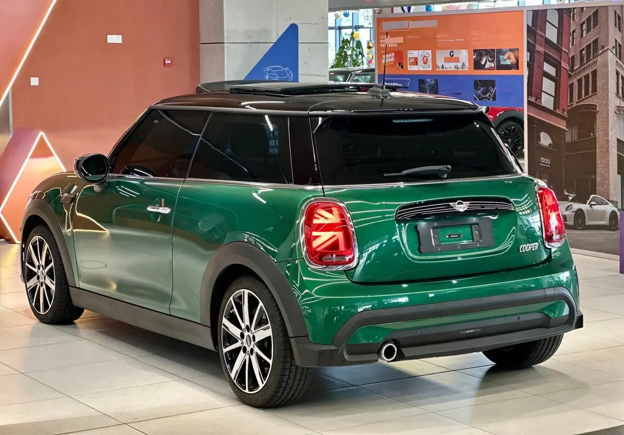 MINI 2023 1.5T COOPER ARTIST 8