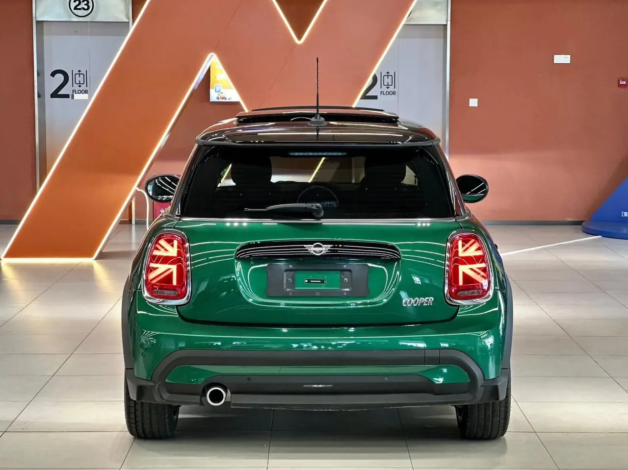 MINI 2023 1.5T COOPER ARTIST 9