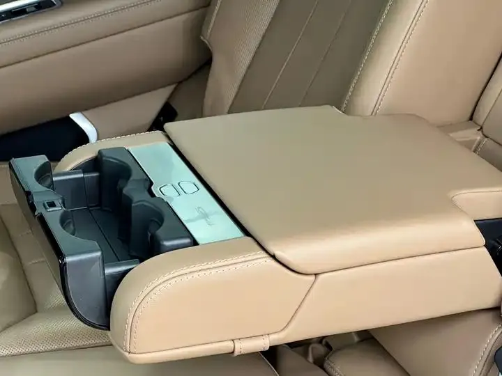 Range Rover 2023 3.0 L 6 400PS Shengshi Seven-seat Lengthen Edition 18
