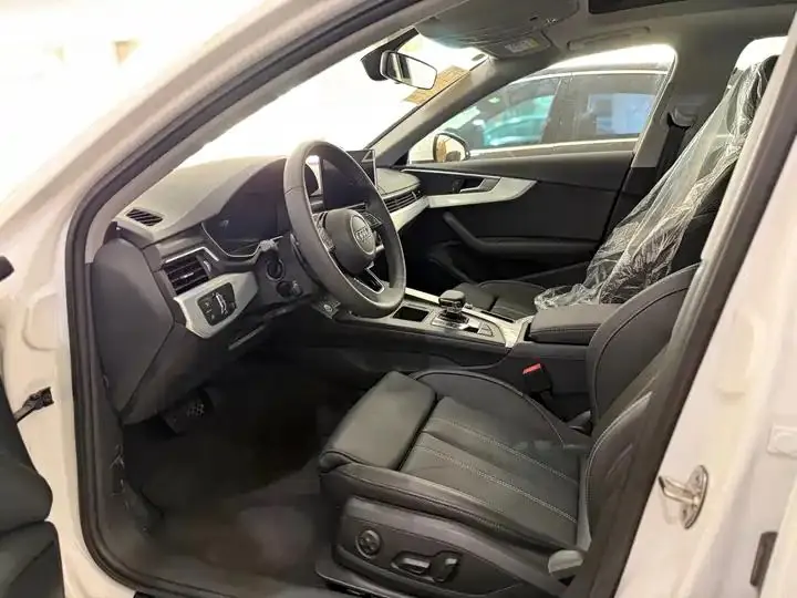 Audi A4L 2023, 40 TFSI Fashion Dynamic Model 6