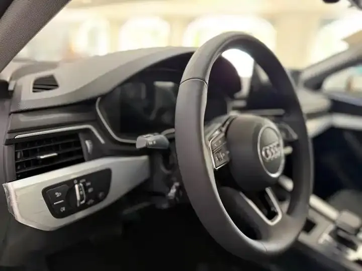Audi A4L 2023, 40 TFSI Fashion Dynamic Model 9