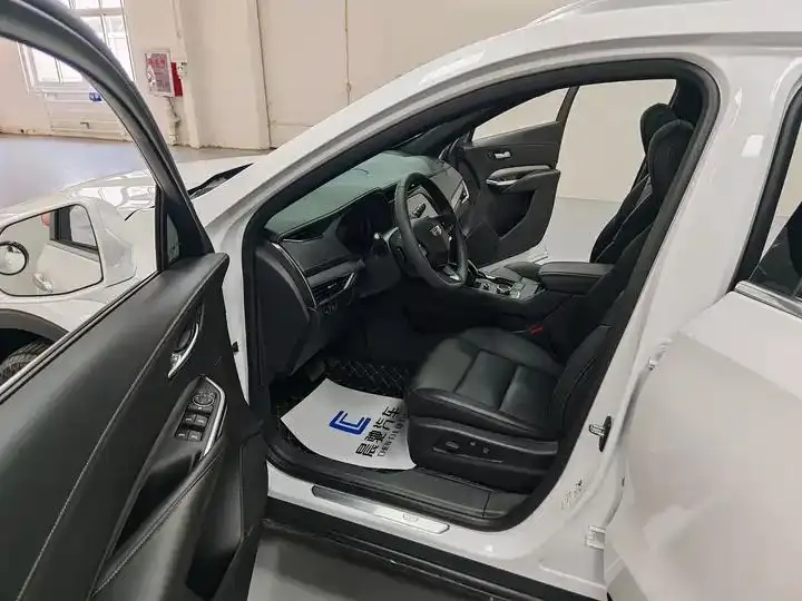 Cadillac XT4 2021 28T Two-Drive Luxury Model 11