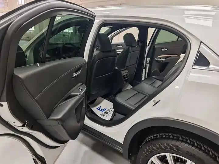 Cadillac XT4 2021 28T Two-Drive Luxury Model 12