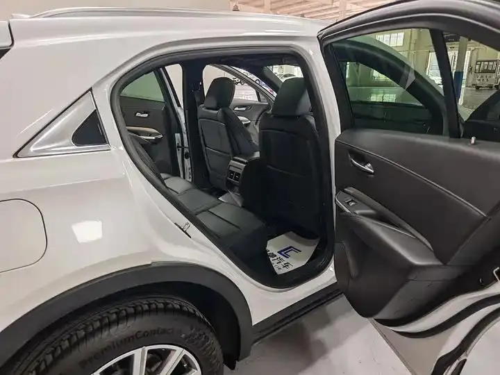 Cadillac XT4 2021 28T Two-Drive Luxury Model 14