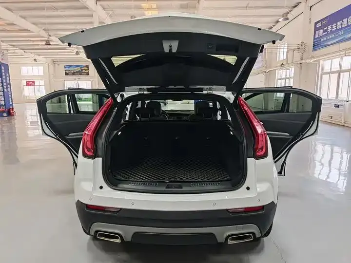 Cadillac XT4 2021 28T Two-Drive Luxury Model 16