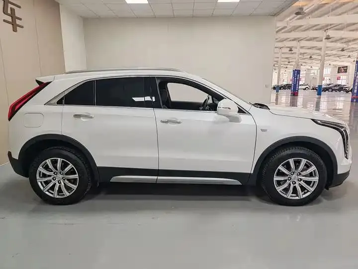 Cadillac XT4 2021 28T Two-Drive Luxury Model 8