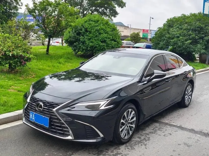 Open image lightbox: Lexus ES (Imported) 2025 ES200 2.0 CVT Prestige Edition Automatic