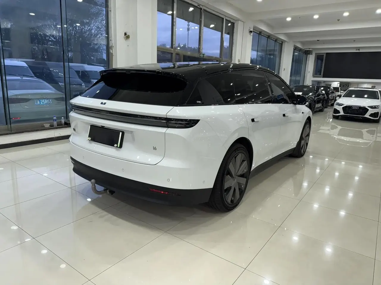 Li i6 2025 model, four-wheel-drive base version 3