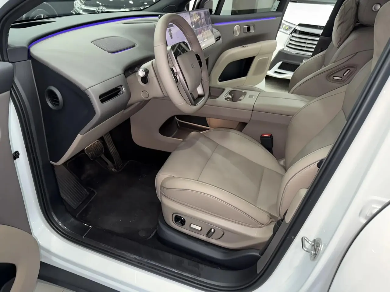Li i6 2025 model, four-wheel-drive base version 5