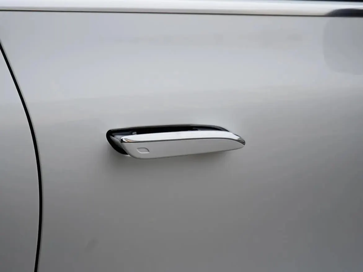 Mercedes Benz 2025 EQE 500 4MATIC EQE 500 4MATIC Pioneer Edition Automatic Gear 8