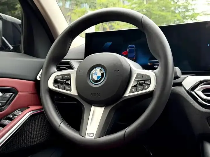 BMW i3 2024 eDrive 35 L 12