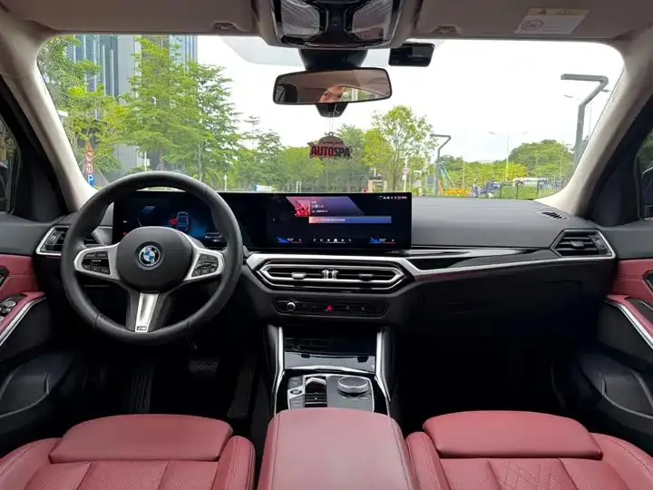 BMW i3 2024 eDrive 35 L 8
