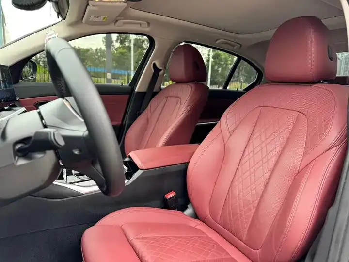 BMW i3 2024 eDrive 35 L 9