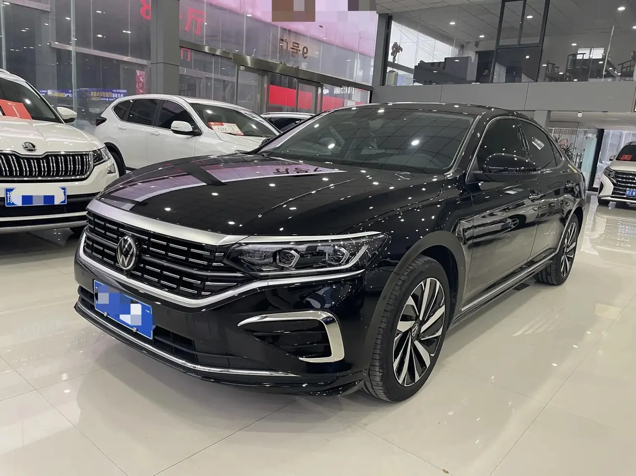 Open image lightbox: Volkswagen 2025 Passat 2.0TSI 380TSI Subut Long Yao Edition Automatic Gear