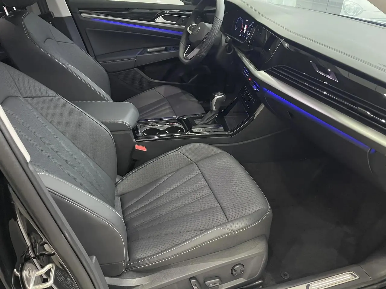 Volkswagen 2025 Passat 2.0TSI 380TSI Subut Long Yao Edition Automatic Gear 6