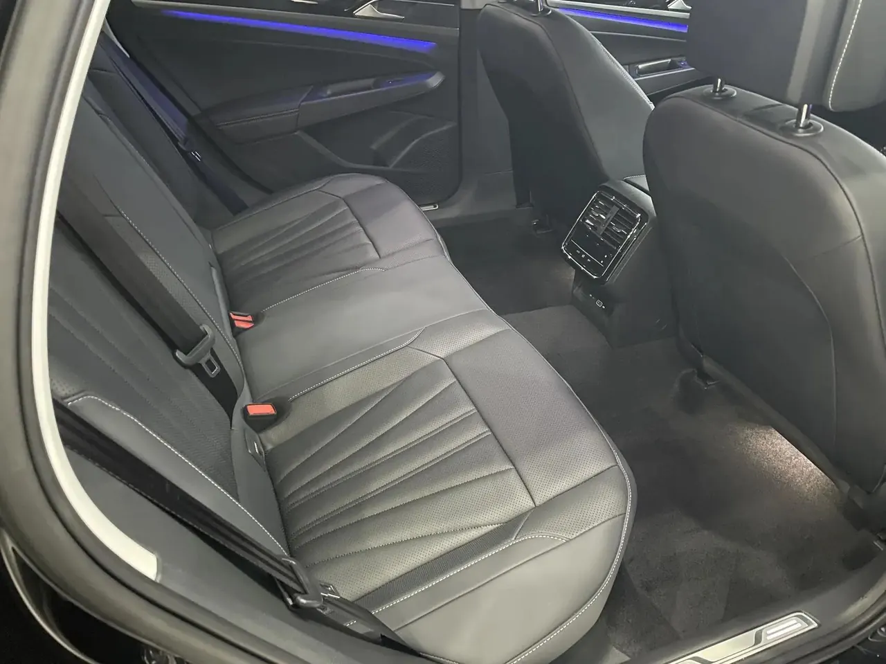 Volkswagen 2025 Passat 2.0TSI 380TSI Subut Long Yao Edition Automatic Gear 9