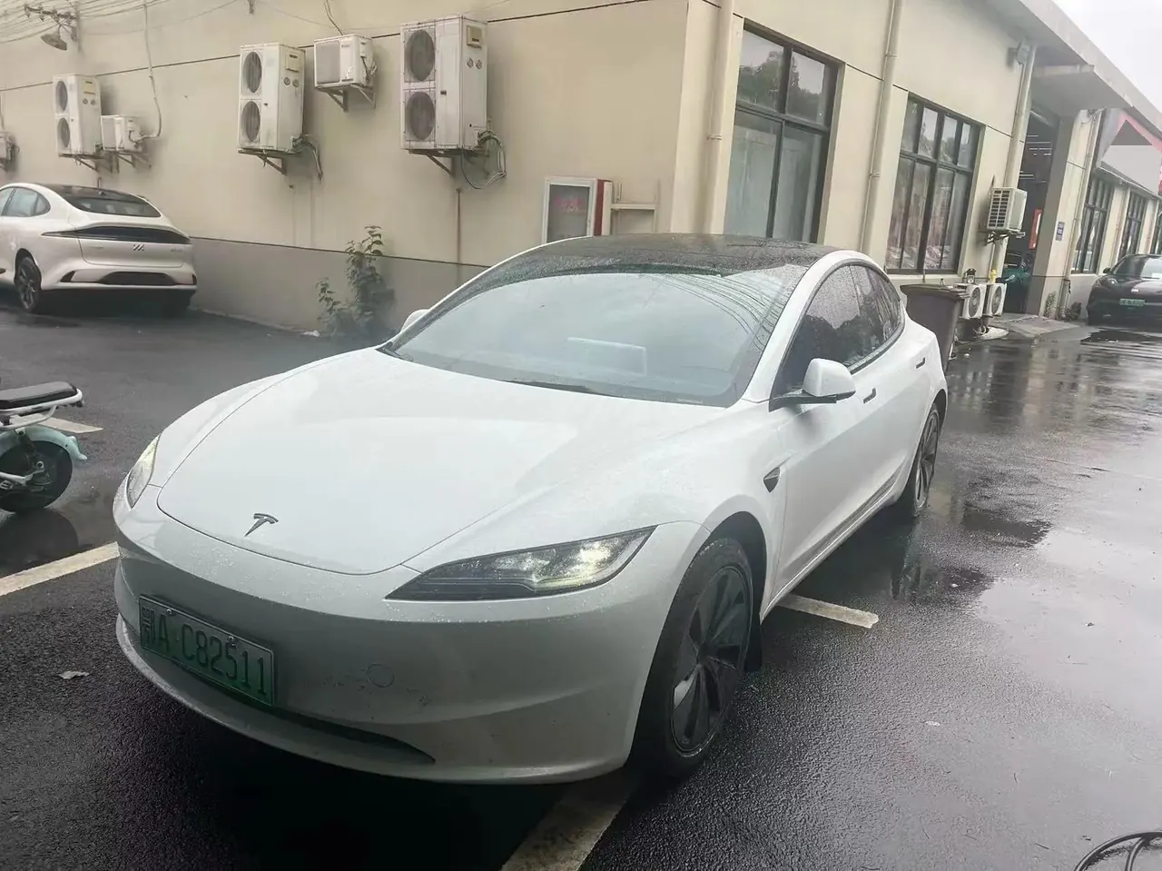 Tesla 2025 Model 3 Rear-Wheel Drive (Refreshed) Automatic - View 1