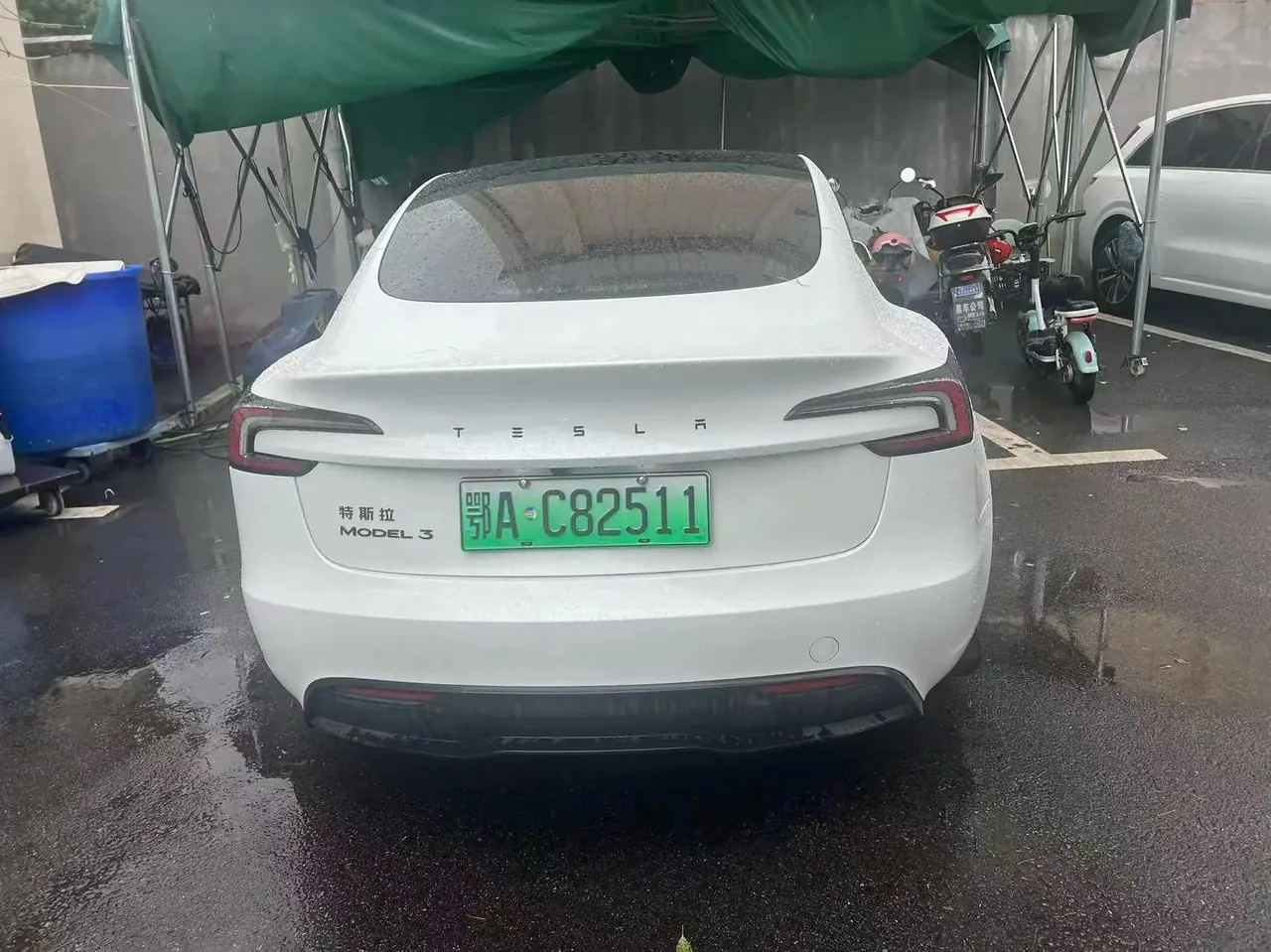 Tesla 2025 Model 3 Rear-Wheel Drive (Refreshed) Automatic 6