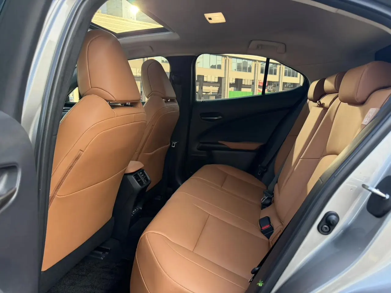 Lexus UX New Energy 2020 300e Pure Yue Edition 4