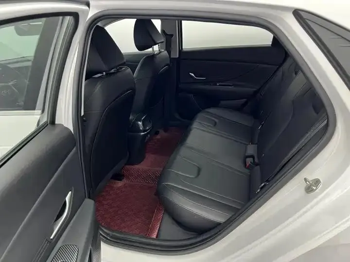 Elantra 2021 240TGDi DCT LUX Premium Edition 14