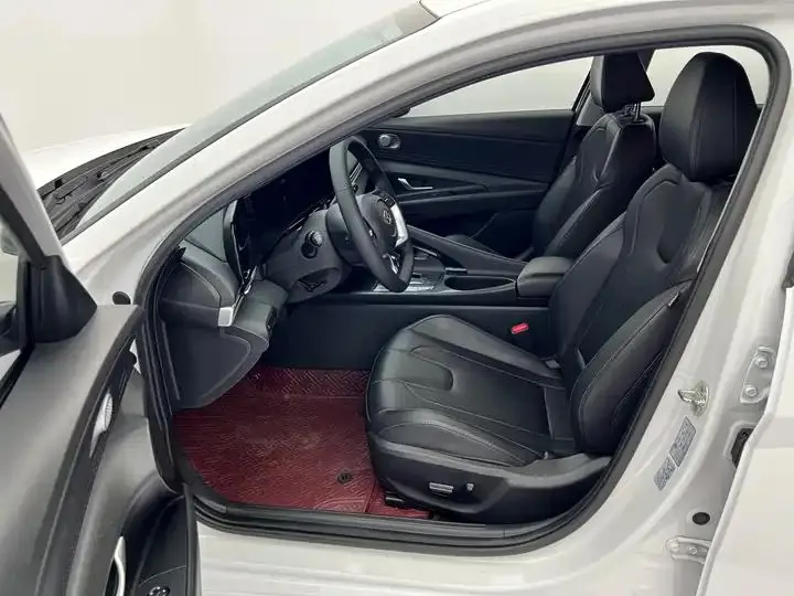Elantra 2021 240TGDi DCT LUX Premium Edition 21