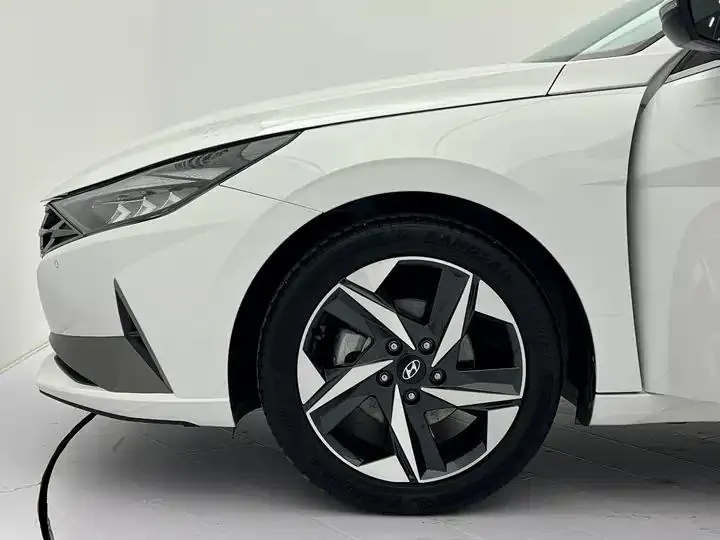 Elantra 2021 240TGDi DCT LUX Premium Edition 22