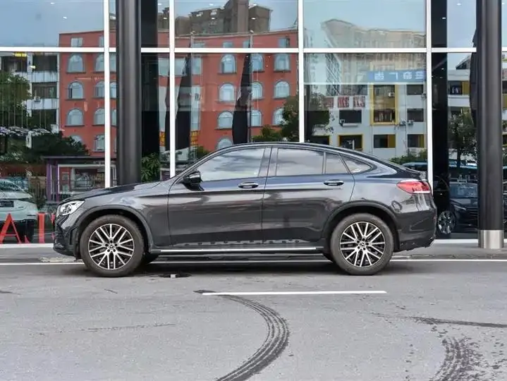 Mercedes Benz GLC Coupe 2021 GLC 300 4MATIC Coupe SUV 3
