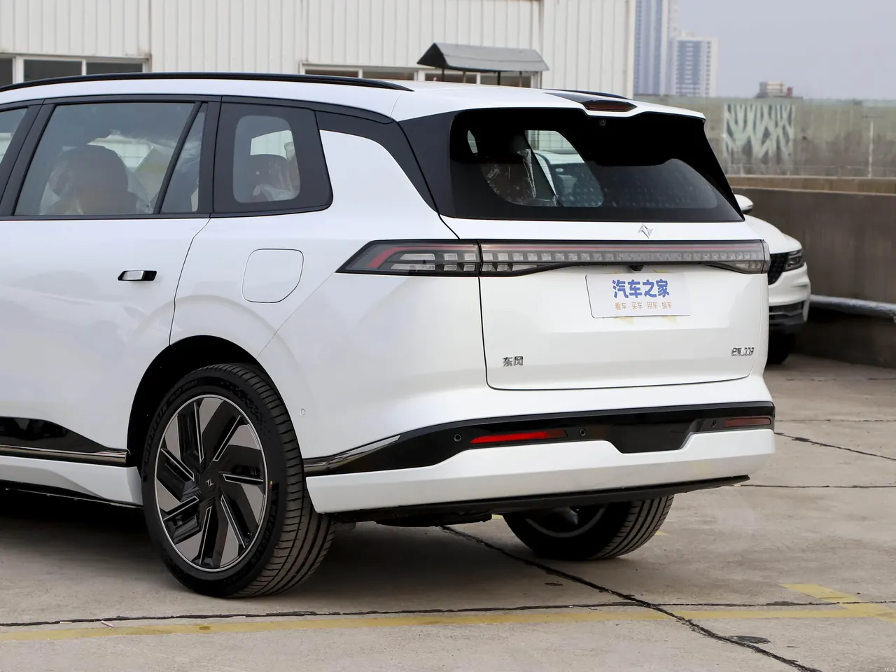 eπ008 2025 Model 210Ultra Ruyi Edition, 5-Seater 7